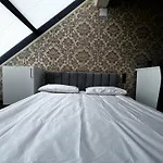 Jovarelis Apartman *